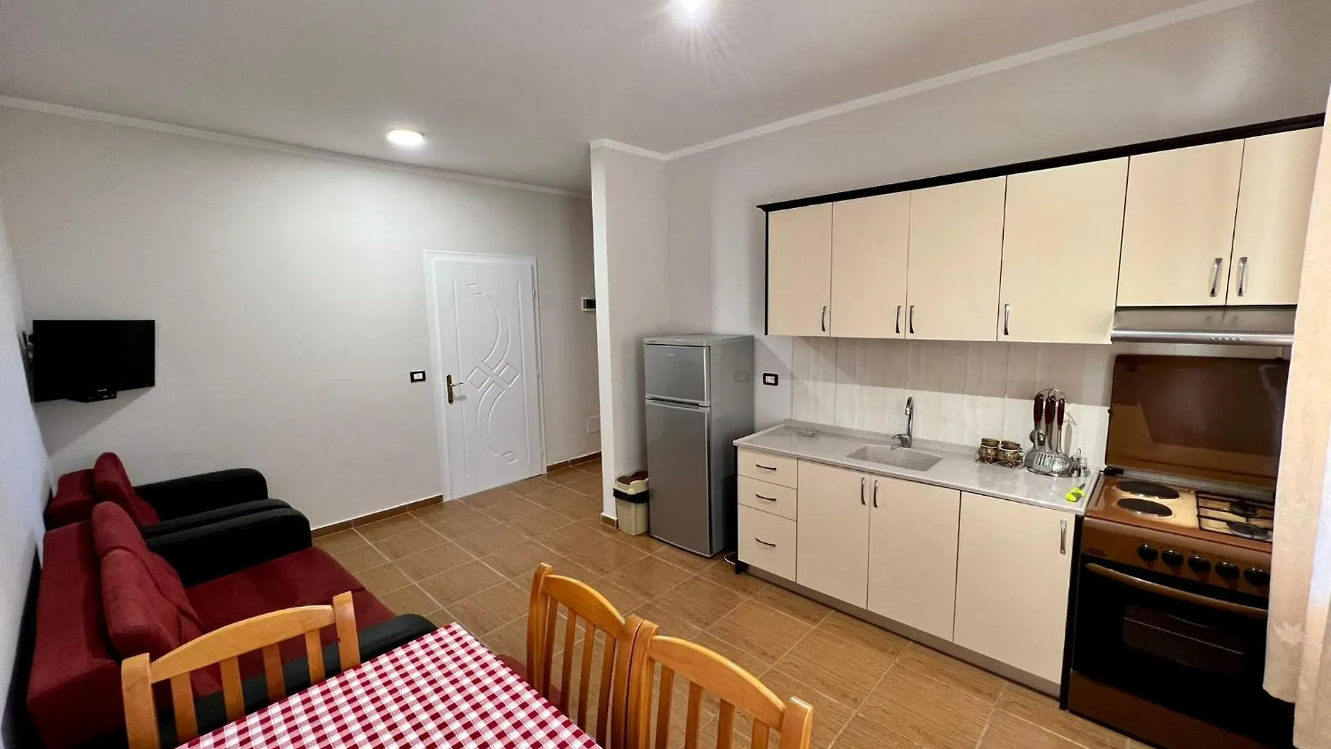 Ξενοδοχείο με διαμερίσματα Kamberi Hotel & Apartments Velipojë Αλβανία