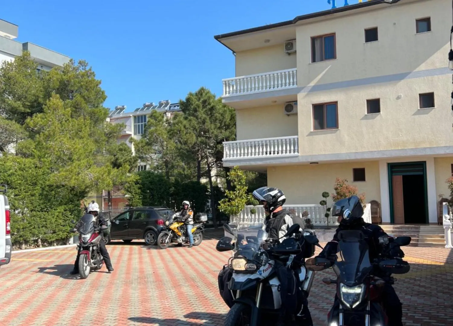 Kamberi Hotel & Apartments Velipojë Ξενοδοχείο με διαμερίσματα