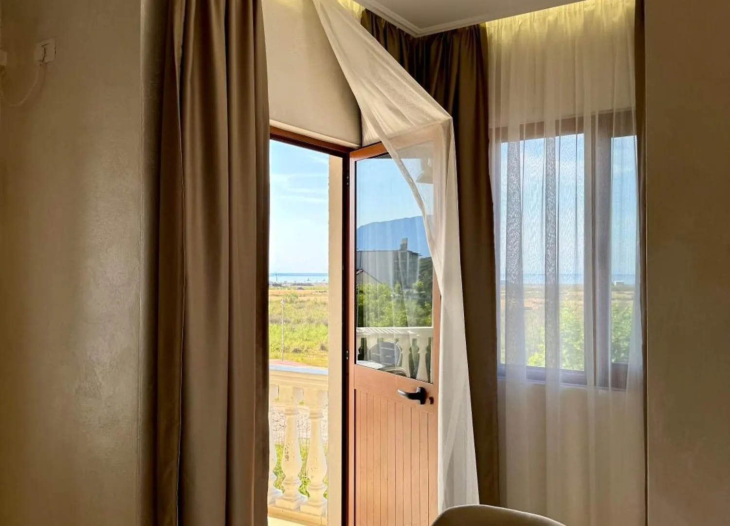 Kamberi Hotel & Apartments Velipojë