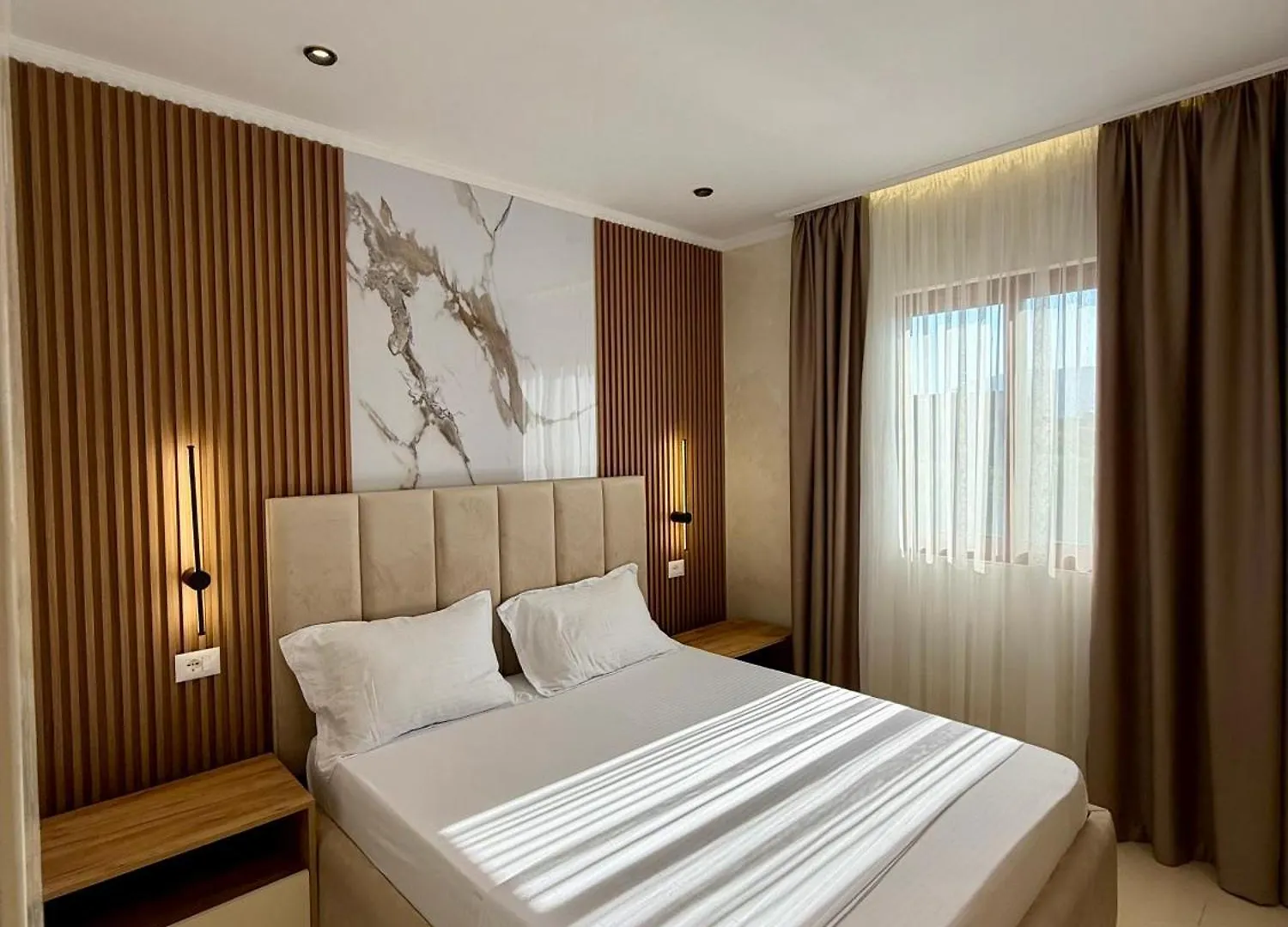 Kamberi Hotel & Apartments Velipojë
