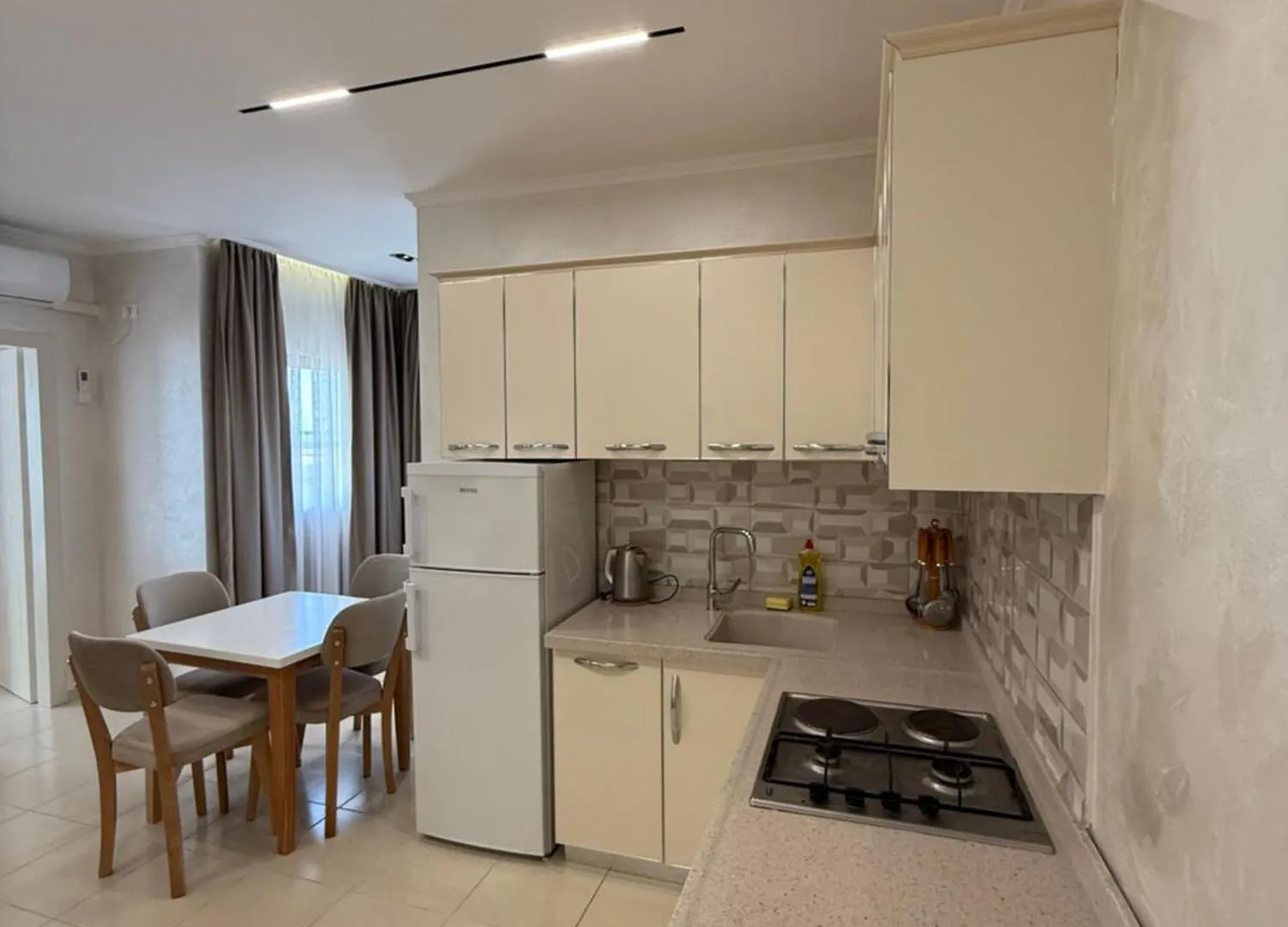 Ξενοδοχείο με διαμερίσματα Kamberi Hotel & Apartments Velipojë Αλβανία