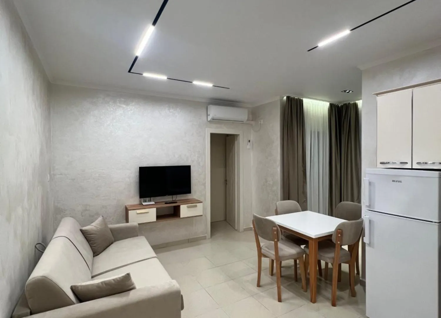 Kamberi Hotel & Apartments Velipojë