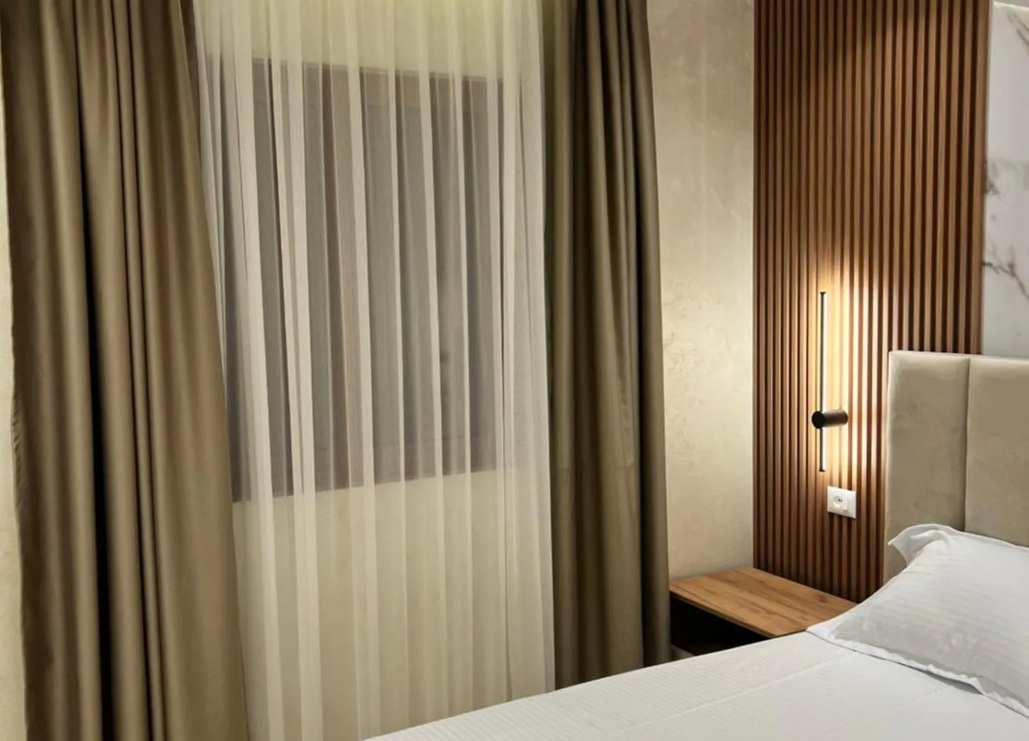 Kamberi Hotel & Apartments Velipojë 0*,  Αλβανία